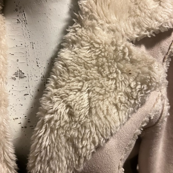 Medium Jacket - Picture 3 of 6